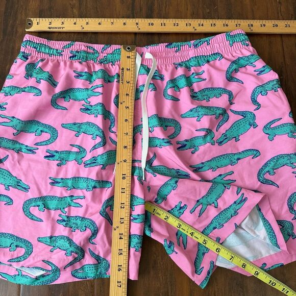 NWOT CHUBBIES The Glades 5.5" Pink Alligator Swim Trunks - Picture 10 of 10